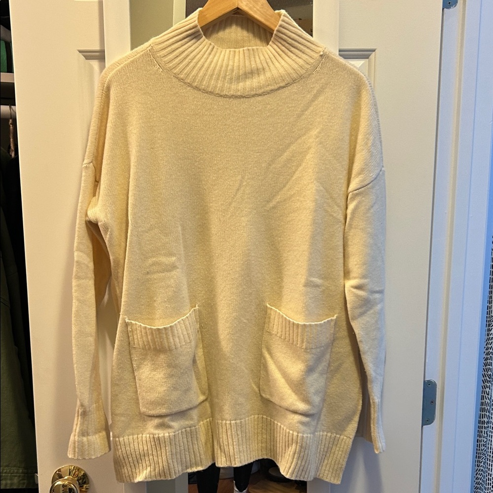 Anne Taylor Cream Turtleneck Sweater with Pockets